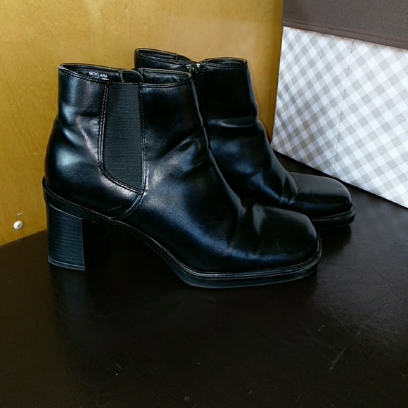 Mootsies Tootsies Shoes - Women's Sz. 9 Black Ankle Boots
